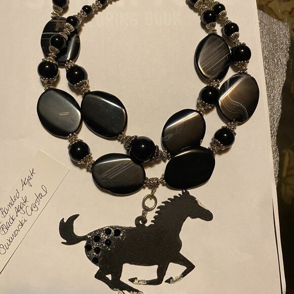 Western Necklace - Chunky double strand black banded agate & Swarovski crystal. - Picture 8 of 9